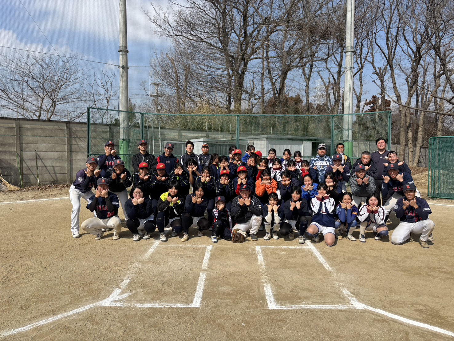 会津ソフトボール合同チームと野田市の中学校女子ソフトボール部による合同練習会を開催しました