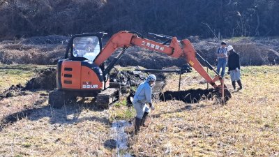 理窓公園内の池造成工事を行いました