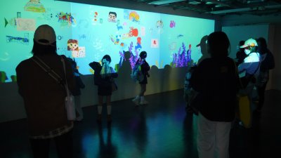 【開催報告】2026年度 第1回 野田きゃんカフェ「おさかな水族館 プロジェクションマッピング ～自分で描いたお魚を泳がそう!!～」を開催しました